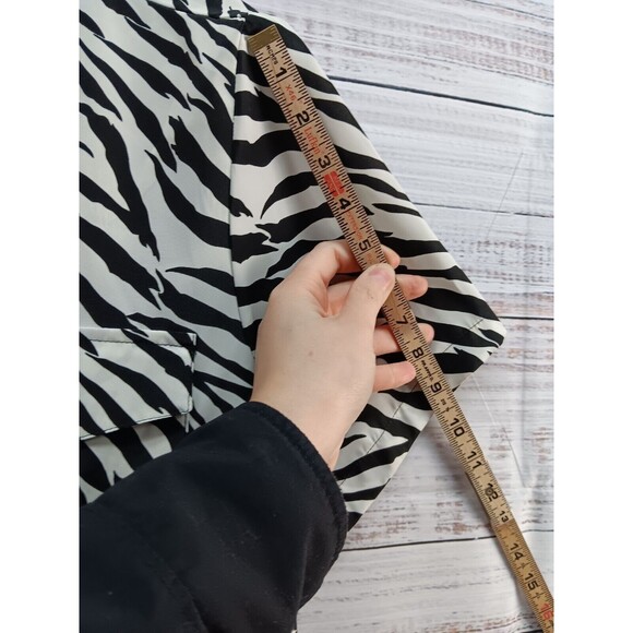 Truffles Blouse Women's Medium Zebra Print Short Sleeve Button Up Collared - Picture 6 of 7